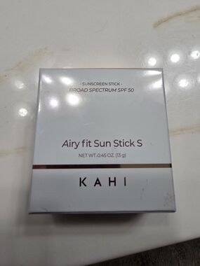 Airy Fit Sun Stick S SPF 50 – White